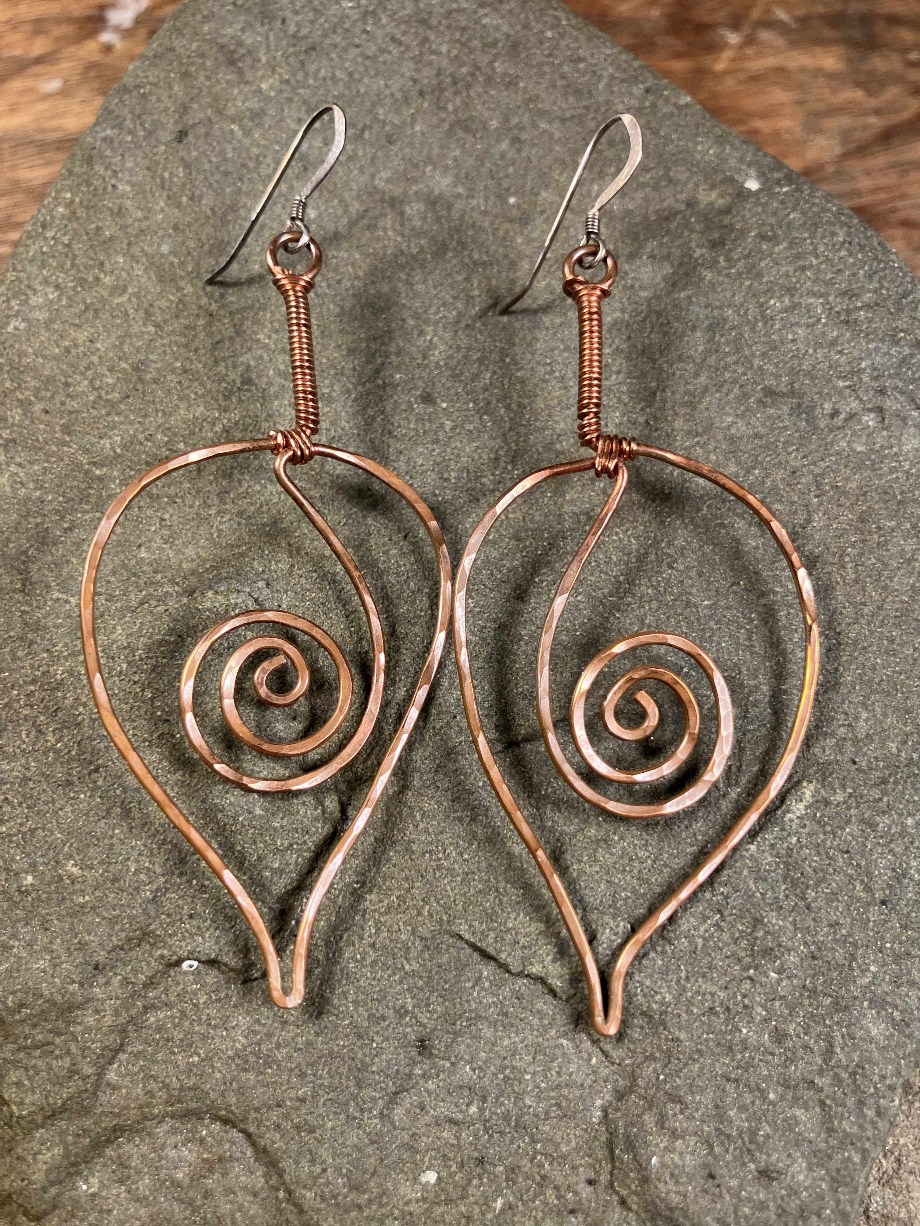 leaf-shaped fine copper hammered wire earriings with spiral inside